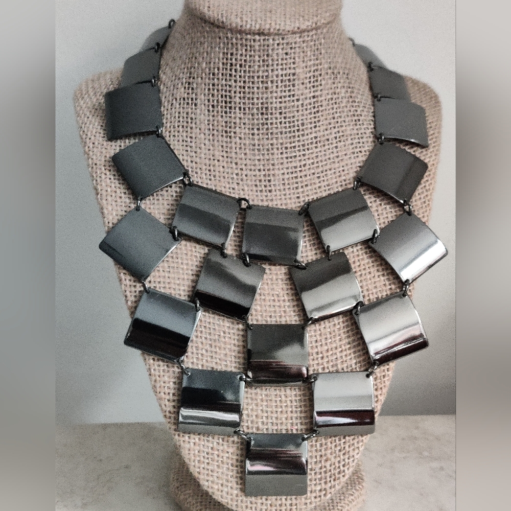 Joan Rivers Dramatic Cascade Cleopatra Bib necklace